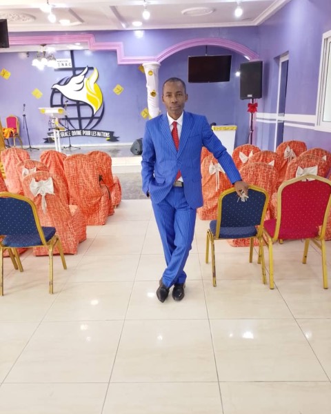 Pasteur Mve Mvono Germain